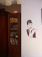 Naklejka na ścianę Audrey Hepburn. 