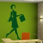 Naklejka dekoracyjna Kobieta z zakupami M11